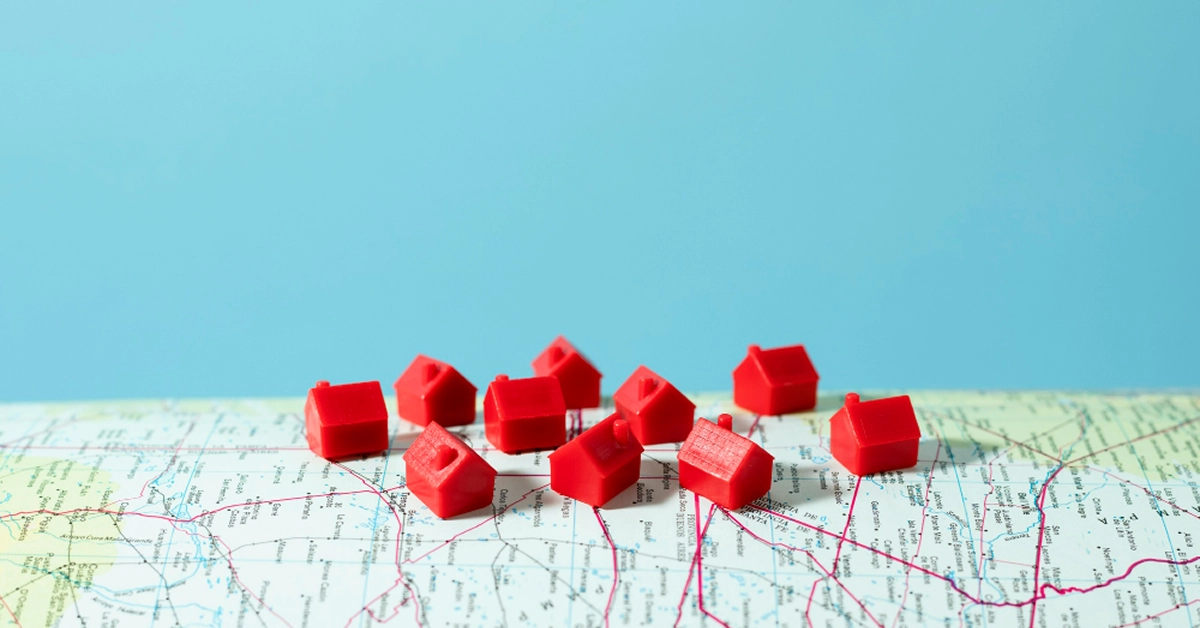 Lower Interest Rates, Falling real estate: Is Now the Time to Buy?